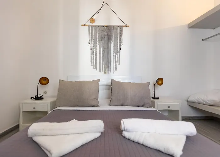 Phaos Santorini Suites