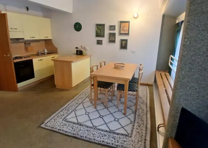 Hotel con piscina: Residence Albarè - Appartamenti Vacanze Casa