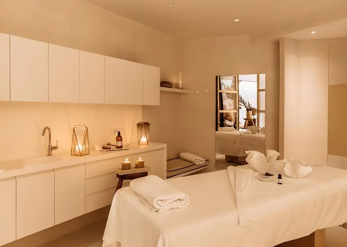 Monument Hotel