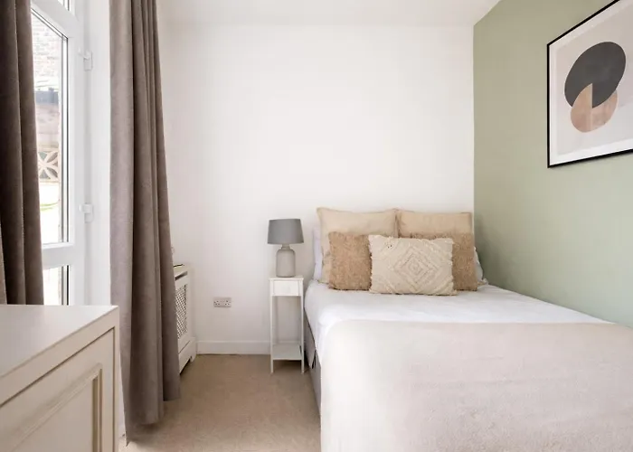 Superb 2 Bed Apartment In Battersea