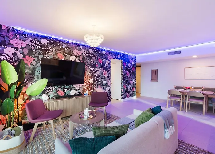 Stunning Lux 2 Bed 2 Bath With Panoramic View From Balcony