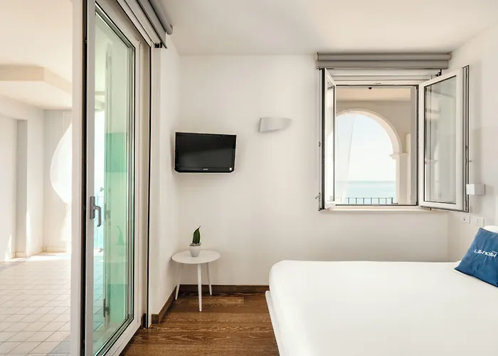 Life Hotel Seaview & Spa
