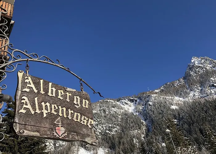 Albergo Alpenrose Ski&Bike Mountain Hotel