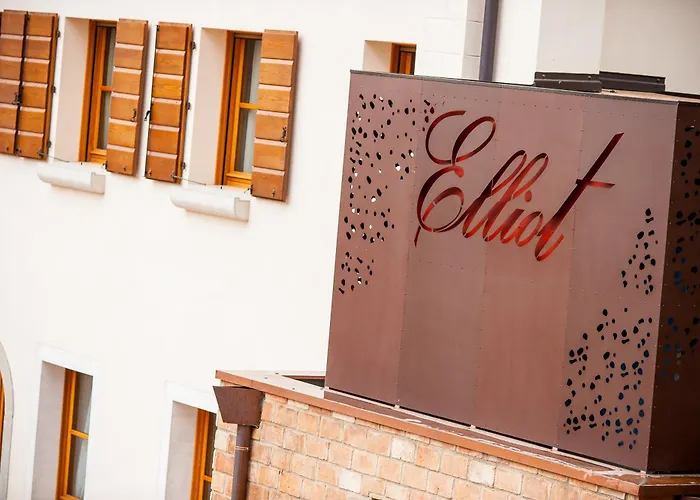 Elliot Osteria e dormire in collina